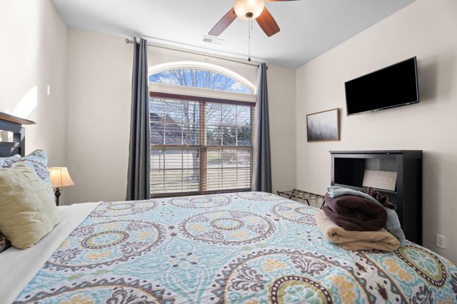 191 Greystone Drive, Hollister, MO 65672