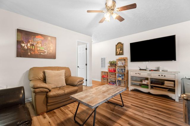 191 Greystone Drive, Hollister, MO 65672