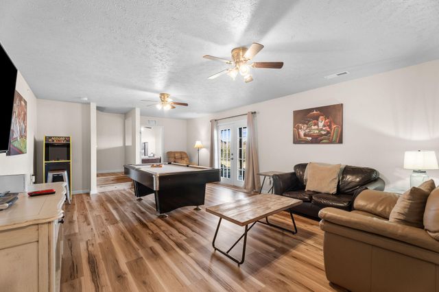 191 Greystone Drive, Hollister, MO 65672