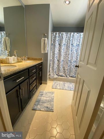 10 PINTO CT, Rockville, MD 20850