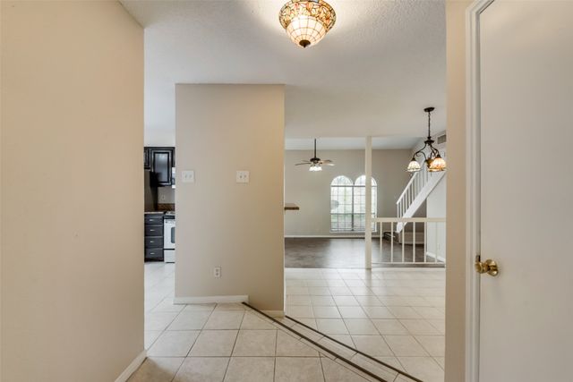 2642 Encina, Irving, TX 75038