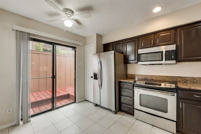 2642 Encina, Irving, TX 75038