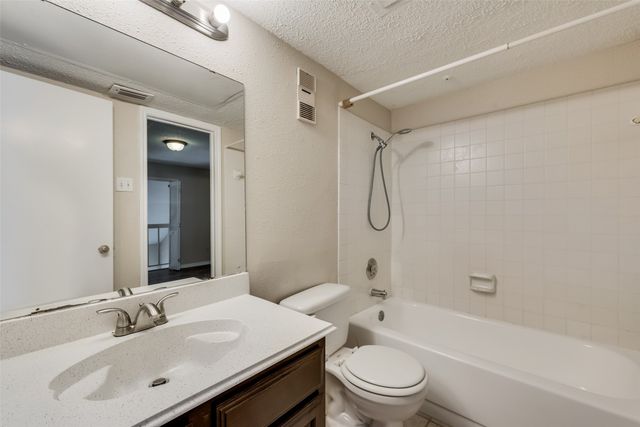 2642 Encina, Irving, TX 75038