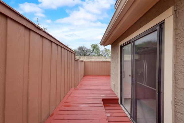 2642 Encina, Irving, TX 75038