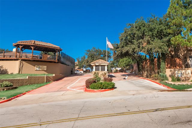 2642 Encina, Irving, TX 75038