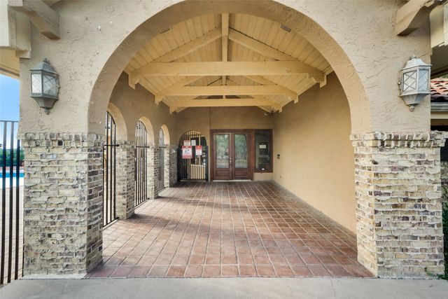 2642 Encina, Irving, TX 75038