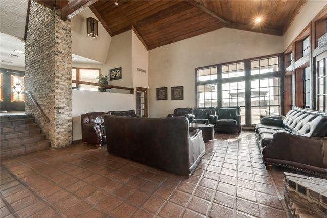 2642 Encina, Irving, TX 75038