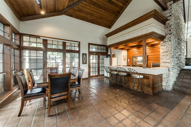 2642 Encina, Irving, TX 75038