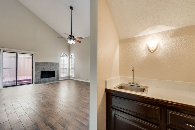 2642 Encina, Irving, TX 75038