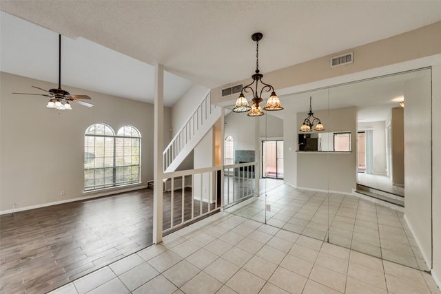 2642 Encina, Irving, TX 75038