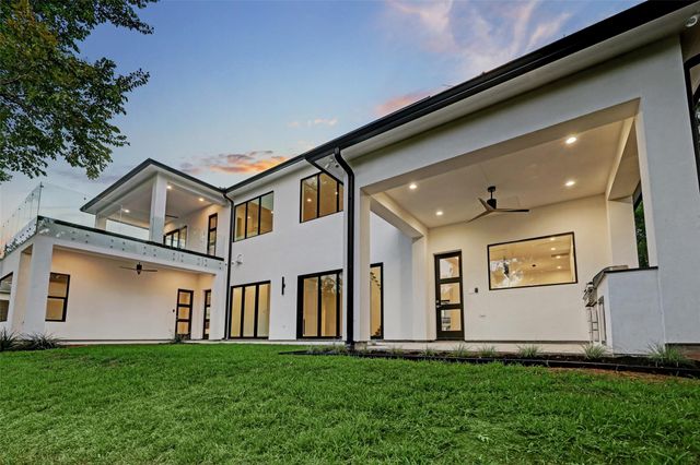 66 Flamingo Landing Drive, Missouri City, TX 77459