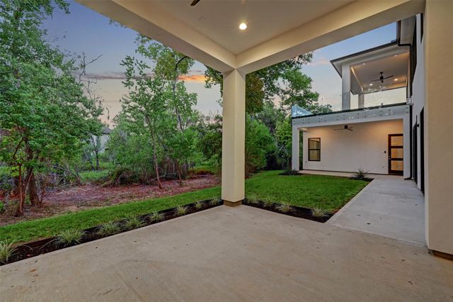 66 Flamingo Landing Drive, Missouri City, TX 77459