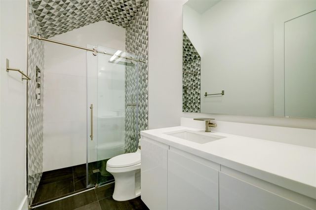 66 Flamingo Landing Drive, Missouri City, TX 77459