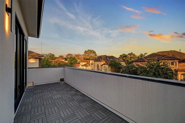 66 Flamingo Landing Drive, Missouri City, TX 77459