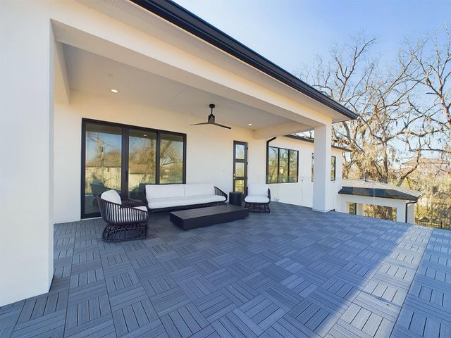 66 Flamingo Landing Drive, Missouri City, TX 77459