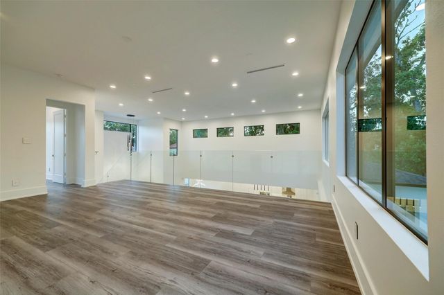 66 Flamingo Landing Drive, Missouri City, TX 77459