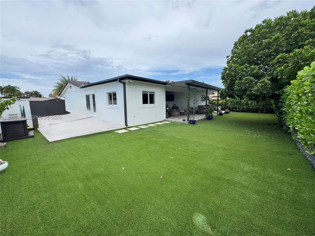 18620 NW 47th Ct, Miami Gardens, FL 33055