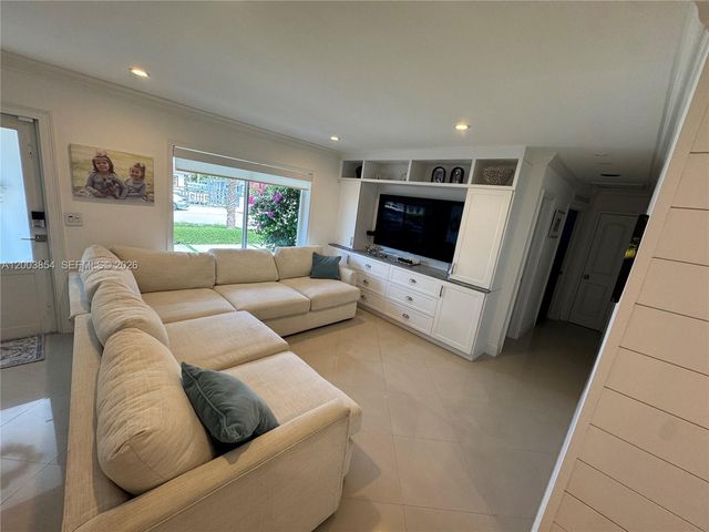 18620 NW 47th Ct, Miami Gardens, FL 33055