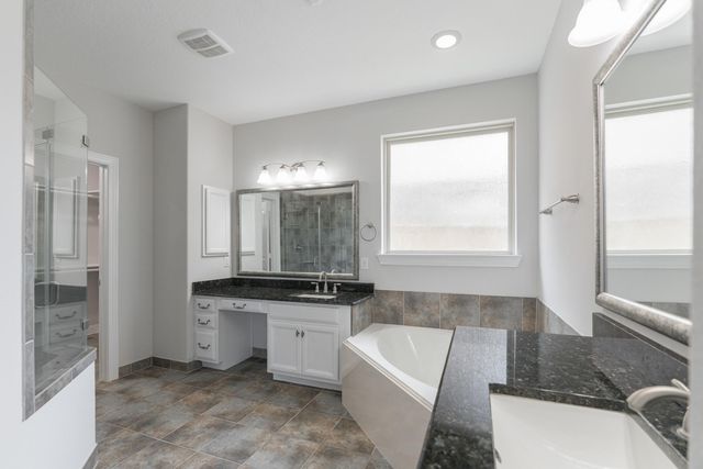 54 Wyatt Oaks Drive, Tomball, TX 77375