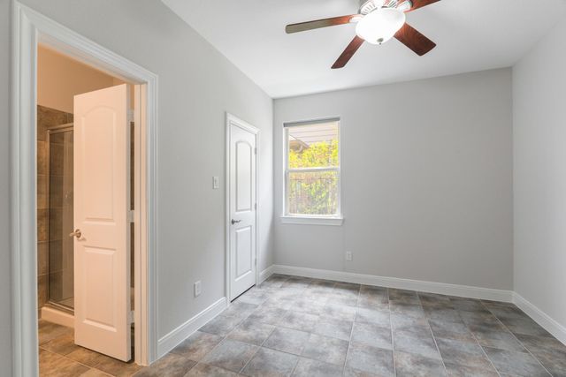 54 Wyatt Oaks Drive, Tomball, TX 77375