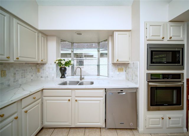 3110 Flintwood Drive, Sugar Land, TX 77479