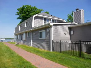 1704 Cass Lake Front Road, Keego Harbor, MI 48320