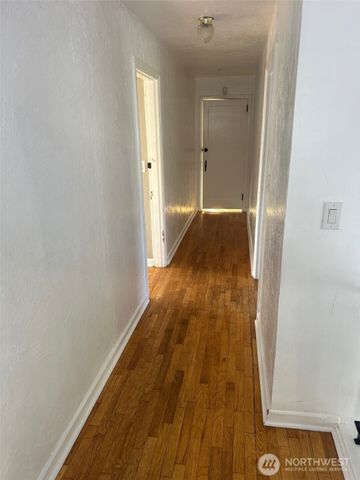 215 W Kinnear Place, Seattle, WA 98119