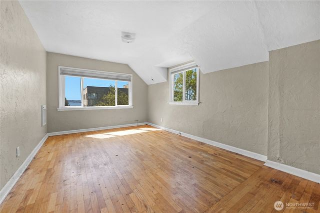 215 W Kinnear Place, Seattle, WA 98119