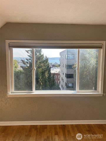 215 W Kinnear Place, Seattle, WA 98119