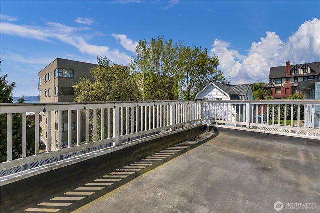 215 W Kinnear Place, Seattle, WA 98119