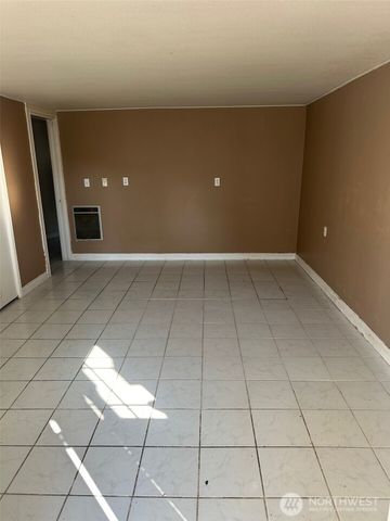 215 W Kinnear Place, Seattle, WA 98119