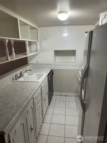 215 W Kinnear Place, Seattle, WA 98119