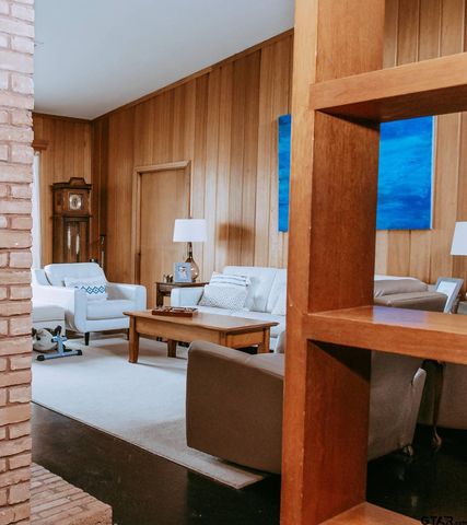 608 W Camellia St., Tyler, TX 75701