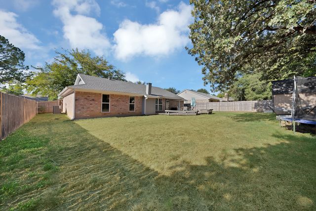 5405 Pineridge Drive, Arlington, TX 76016