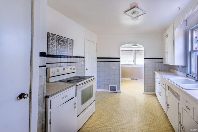 1219 W Westwood Drive, Goshen, IN 46526