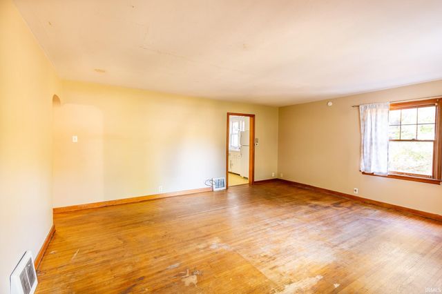 1219 W Westwood Drive, Goshen, IN 46526