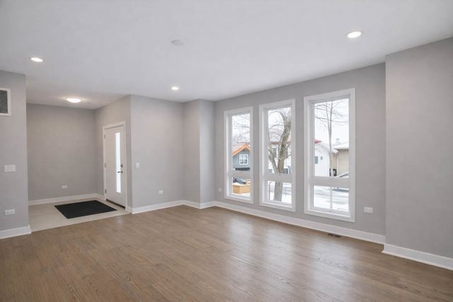 3069 S LYMAN Street, Chicago, IL 60608
