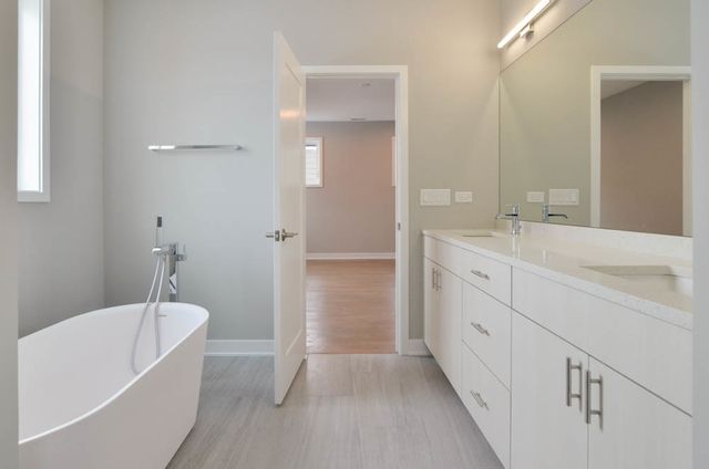 3069 S LYMAN Street, Chicago, IL 60608