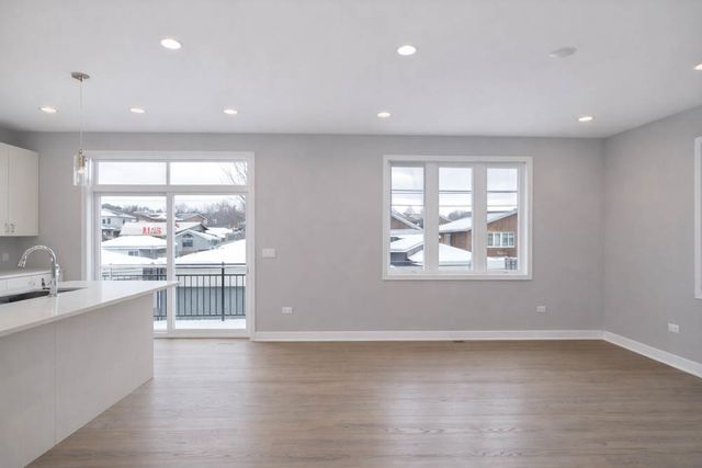 3069 S LYMAN Street, Chicago, IL 60608