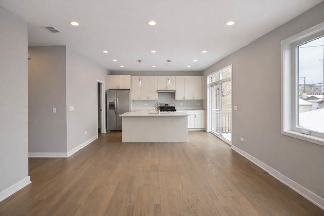 3069 S LYMAN Street, Chicago, IL 60608