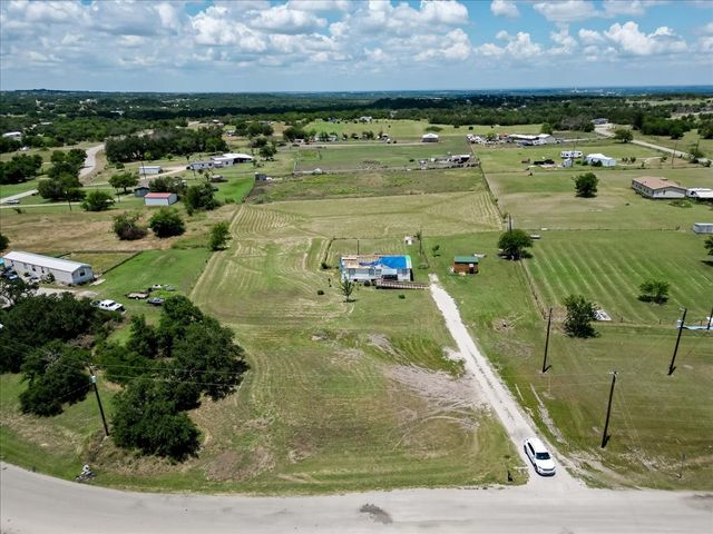 108 Lelon Lane, Springtown, TX 76082