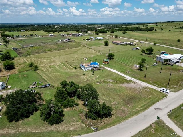 108 Lelon Lane, Springtown, TX 76082