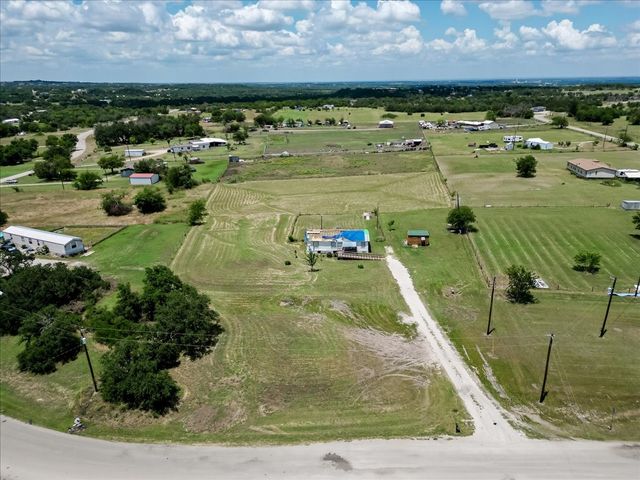 108 Lelon Lane, Springtown, TX 76082