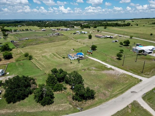 108 Lelon Lane, Springtown, TX 76082