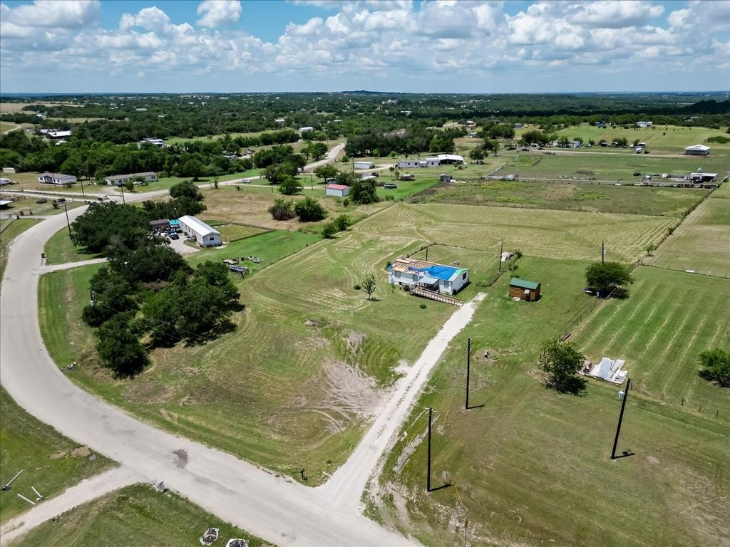 108 Lelon Lane, Springtown, TX 76082