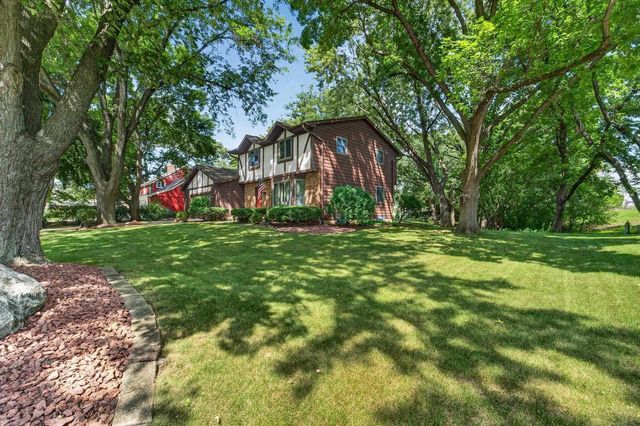 5800 Tall Oaks Road, Fitchburg, WI 53711