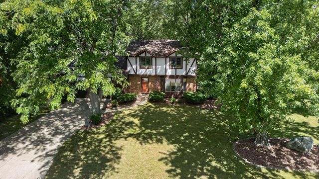 5800 Tall Oaks Road, Fitchburg, WI 53711