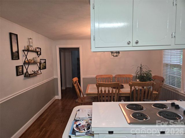 1326 26th Street SW, Hickory, NC 28602