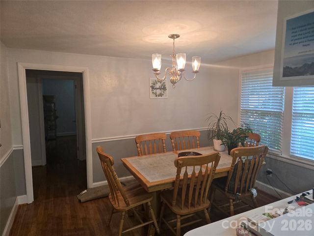 1326 26th Street SW, Hickory, NC 28602