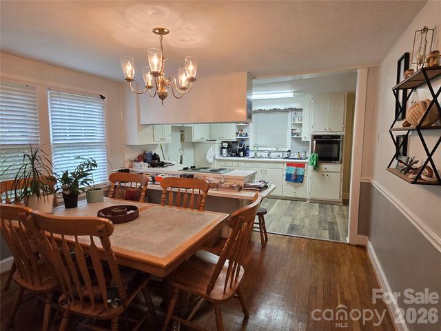 1326 26th Street SW, Hickory, NC 28602